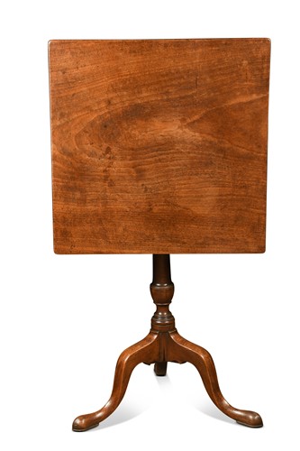 Lot 424 - A George III mahogany occasional table