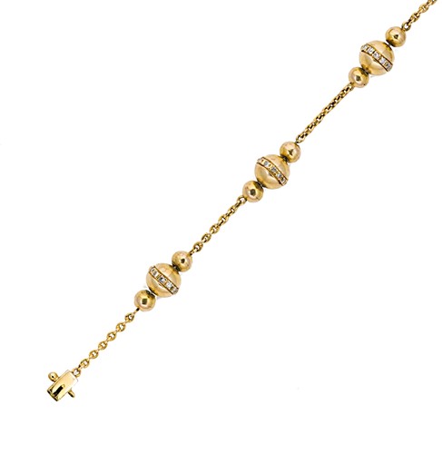 Lot 122 - A diamond set bracelet