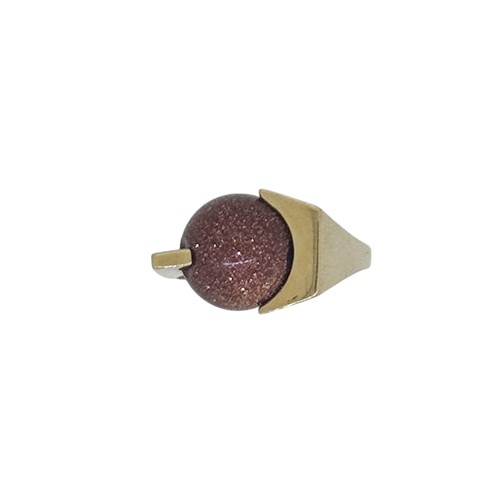 Lot 61 - A goldstone dress ring, size K, tested as 18ct...