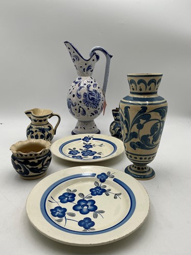 Lot 69 - Group of blue and white ceramics to include...
