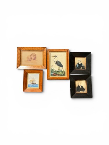 Lot 399 - Period frames to include: burrwood with gilt...