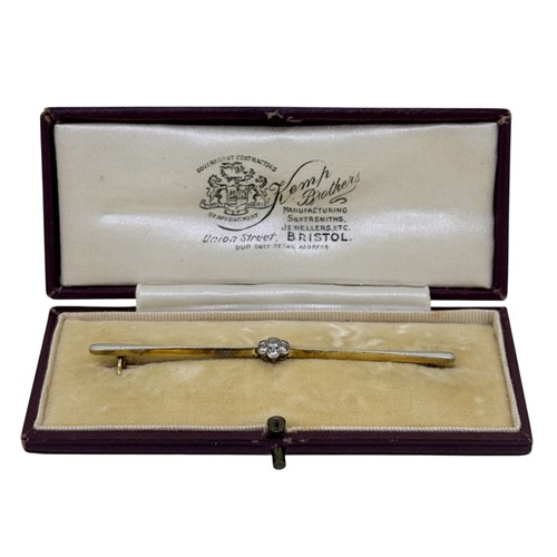 Lot 3 - An early 20th century diamond set daisy style...