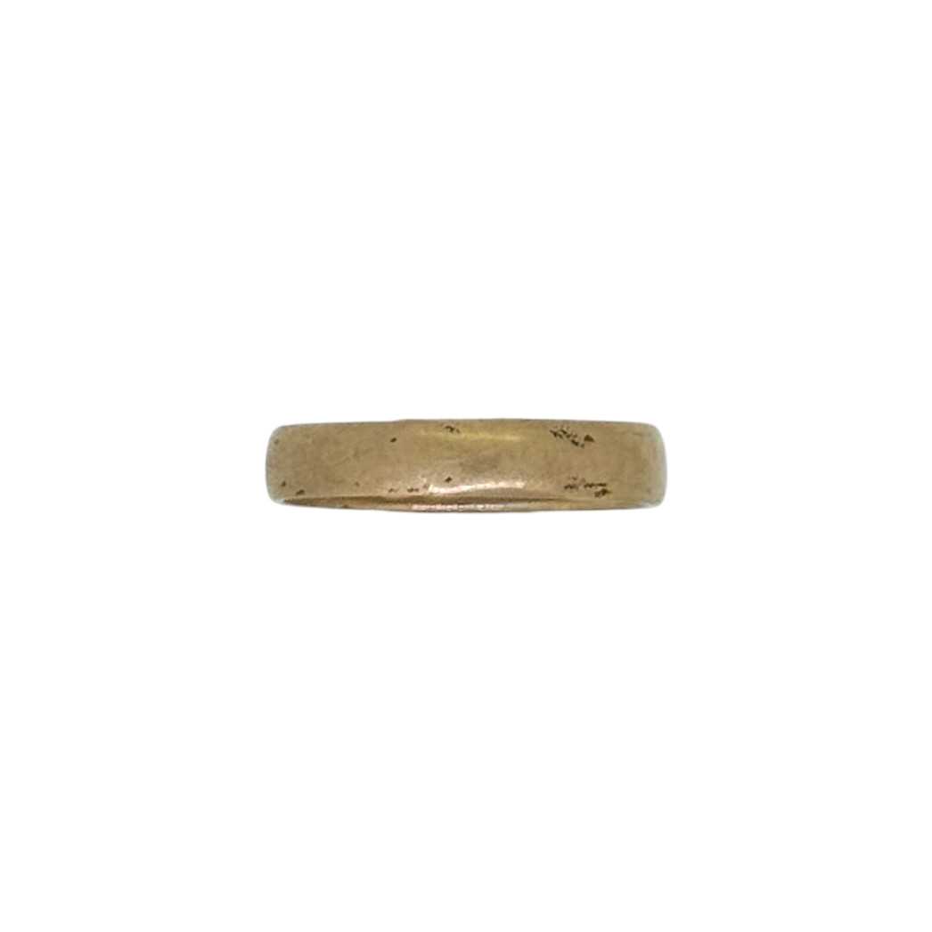 Lot 2 - A wedding band, size K, hallmarked 18ct gold,...