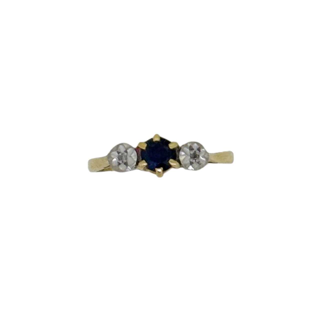 Lot 7 - A sapphire and diamond three stone ring, size...