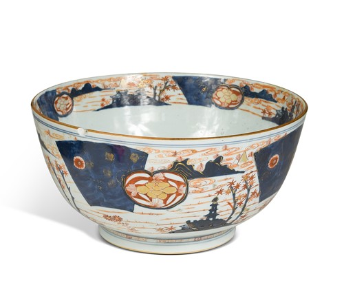 Lot 10 - A Chinese Imari porcelain bowl, Qing Dynasty, Kangxi Emperor circa 1720