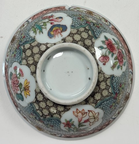 Lot 12 - A Chinese famille rose tea and coffee service, Qing Dynasty, Yongzheng Emperor (1722-1735)