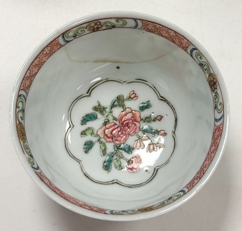 Lot 12 - A Chinese famille rose tea and coffee service, Qing Dynasty, Yongzheng Emperor (1722-1735)
