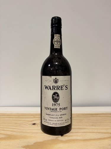 Lot 44 - Warre's Vintage Port 1975