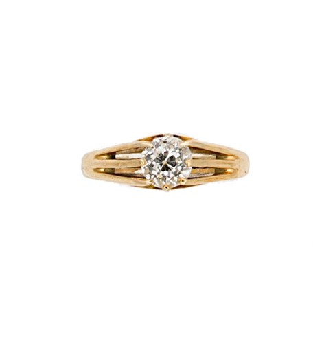 Lot 115 - A single stone old cut diamond ring