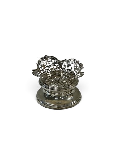Lot 293 - A silver candlestick or pedestal holder,...
