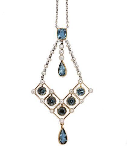 Lot 75 - An early 20th century aquamarine and pearl necklace