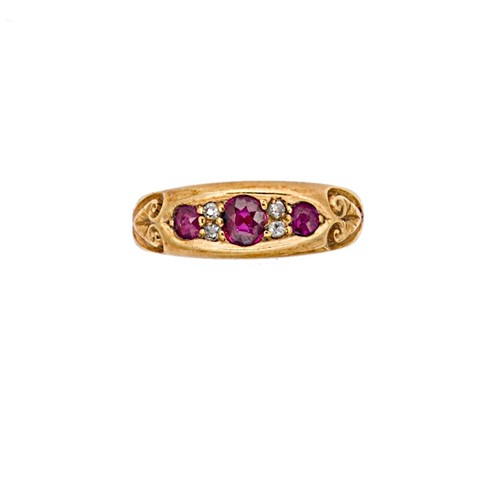 Lot 147 - An Edwardian ruby and diamond ring