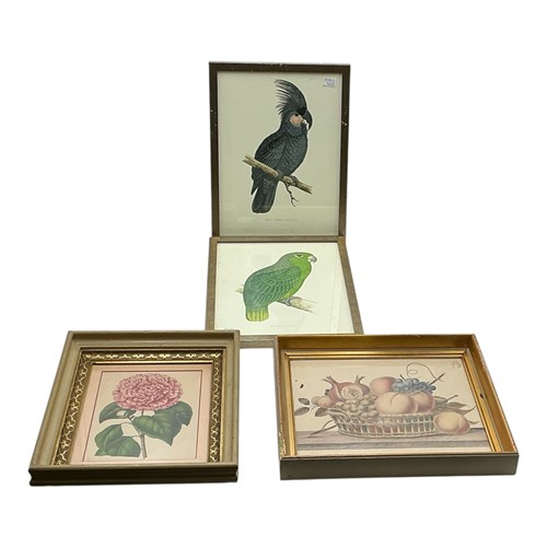 Lot 400 - A group of decorative frames: cream and gilt...