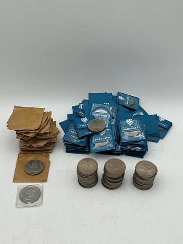 Lot 146 - Over 120 commemorative crown coins, mostly...