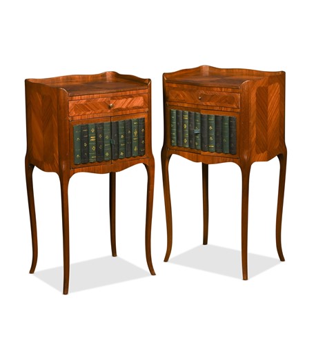 Lot 502 - A pair of French Louis XV style kingwood bedside cabinets