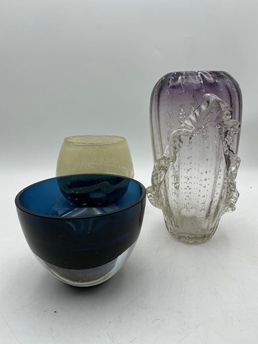 Lot 10 - Three items of 20th century glassware, to...