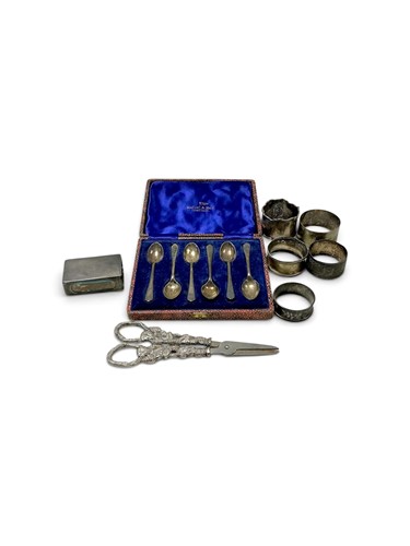 Lot 295 - A group of silver items