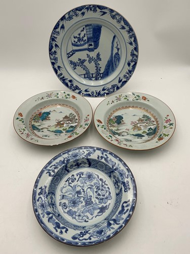 Lot 25 - A Chinese 19th century blue and white bowl...