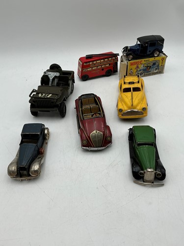 Lot 132 - A Triang Minic Post War Taxi 35M, tinplate,...