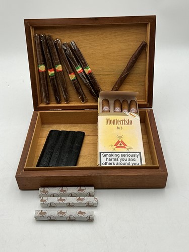 Lot 142 - Cigars - 4x Montecristo No.3, 11 various other...