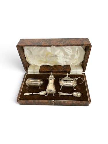 Lot 261 - A cased silver cruet set, 102g