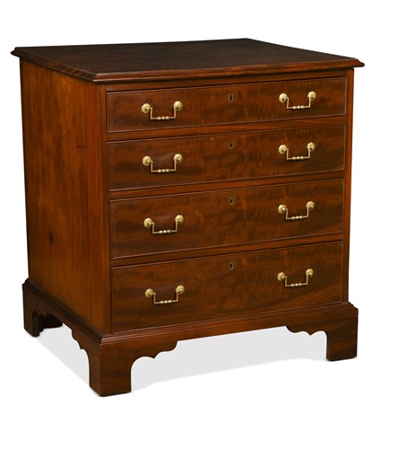 Lot 462 - A mahogany chest of drawers, 19th century and later