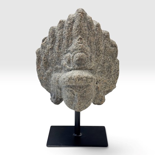 Lot 70 - An Indian stone head, Chola head, Pala period