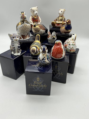 Lot 12 - A good collection of boxed Royal Crown Derby...