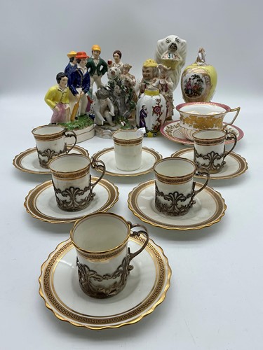 Lot 15 - A collection of ceramics including a Dresden...