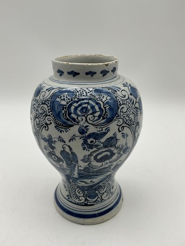 Lot 42 - A late 18th/early 19th Delft blue and white...